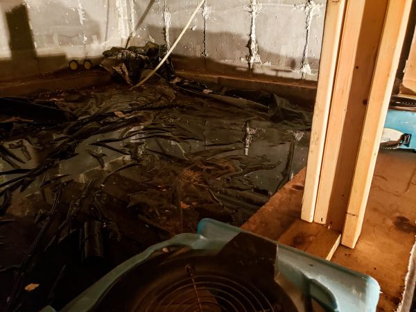 Crawlspace Water Cleanup in Stone Mountain